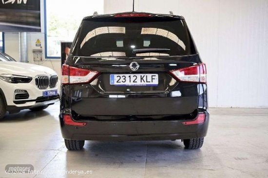 Ssangyong Rodius D22t Limited Aut. de 2018 con 121.001 Km por 18.190 EUR. en Madrid