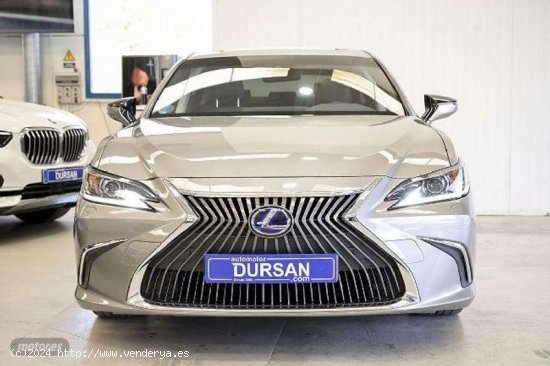 Lexus ES 300 2.5 300h Premium de 2021 con 73.200 Km por 36.190 EUR. en Madrid