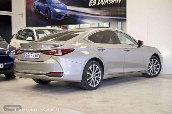 Lexus ES 300 2.5 300h Premium de 2021 con 73.200 Km por 36.190 EUR. en Madrid