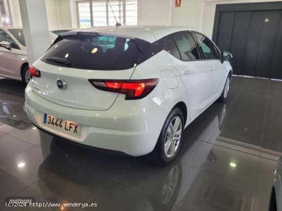 Opel Astra Astra 1.5D S/S Design & Tech 105 de 2020 con 70.000 Km por 13.800 EUR. en Madrid