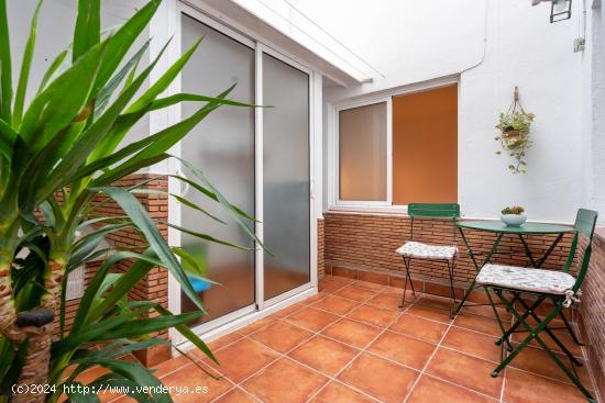 Estupenda vivienda con patio, en Can Baró! - BARCELONA