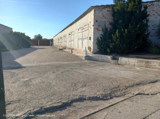 OPORTUNIDAD CONJUNTO DE NAVES, ALMACENES Y MASIA EN MORA D´EBRE - TARRAGONA