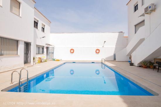 Magnífica casa para comprar en Fuente Piedra con piscina - MALAGA