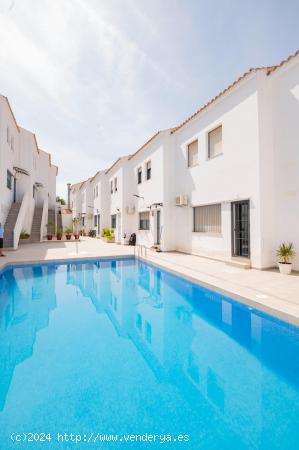 Magnífica casa para comprar en Fuente Piedra con piscina - MALAGA