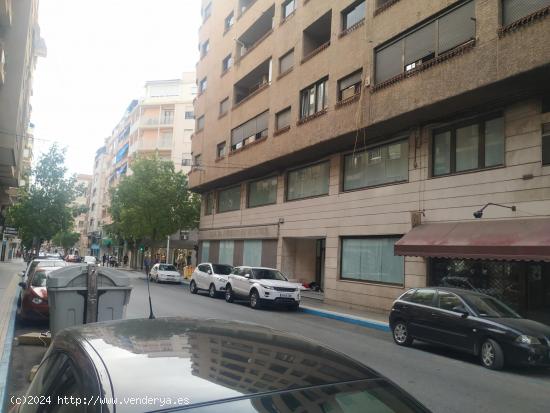 CENTRO ELCHE - LOCAL COMERCIAL 302 M2 - ALICANTE