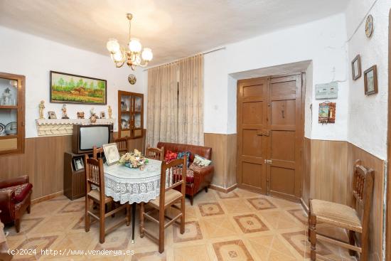 Doble Encanto en Ventas de Huelma: Dos Casas en una. ¡Descubre tu Nuevo Hogar! - GRANADA