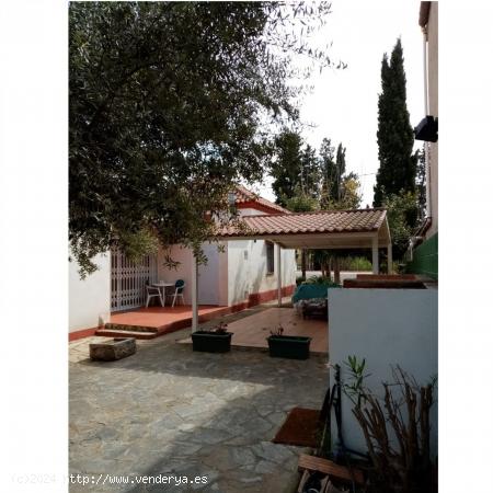 Casa con finca de 2.350 m2 en Santa Bárbara ( Tarragona) - TARRAGONA