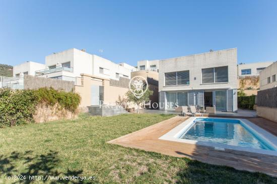 Espectacular Residencia con Piscina y Vistas en Cabrils, Zona Can Valls - BARCELONA