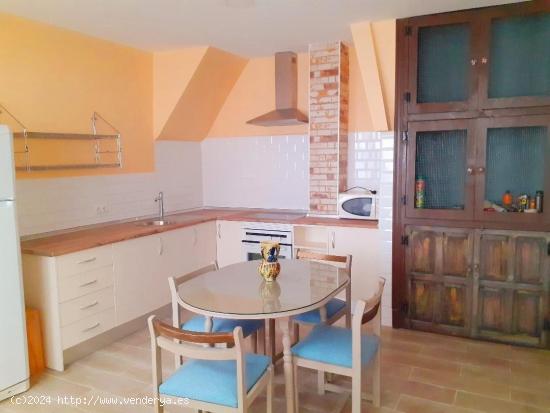  Piso de 2 Dormitorios + Despacho, con 2 Baños Junto a Canovas - CACERES 