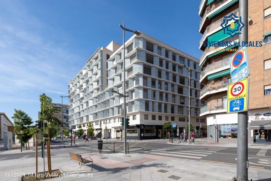  Estupendo piso en calle Arabial, en edificio Ramade, plaza de garaje y trastero incluidos - GRANADA 