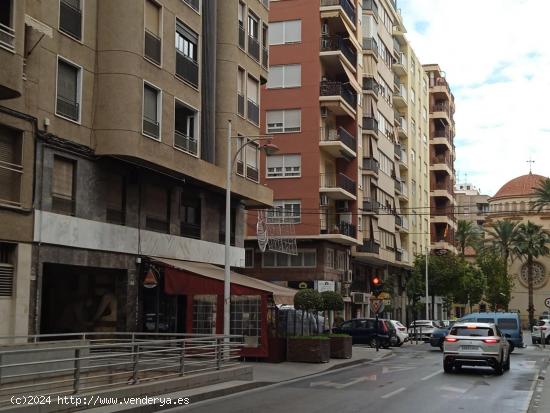 OPORTUNIDAD TRASPASO CAFETERIA CON ALQUILER ZONA CORAZON DE JESUS - ALICANTE