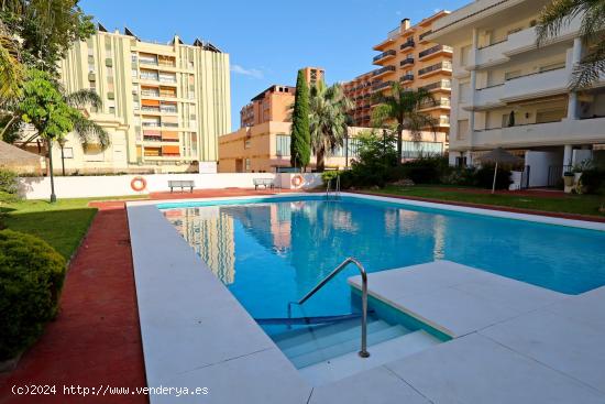 ¡¡ALQUILER DE TEMPORADA!! ATICO  en la Carihuela , con Piscina y parking a 100 metros de la Playa 