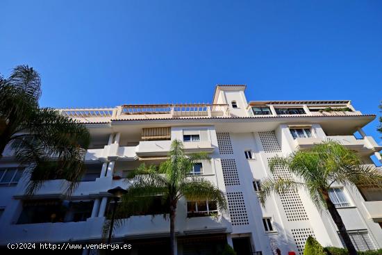 ¡¡ALQUILER DE TEMPORADA!! ATICO  en la Carihuela , con Piscina y parking a 100 metros de la Playa 