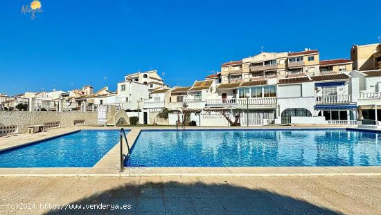 Encantador adosado con increíble diseño+ preciosa piscina y garaje incluido+ LICENCIA TURISTICA - 