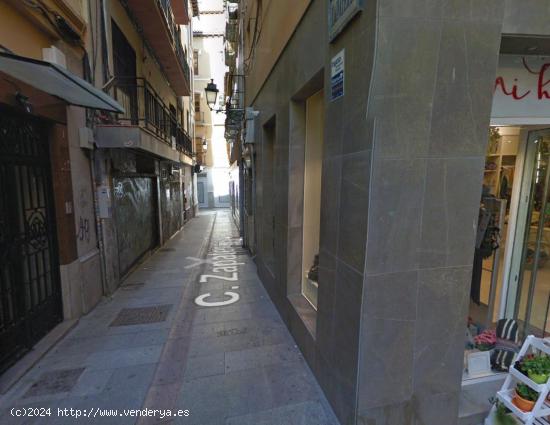 PISO DISPONIBLE JUNTO A LA CALLE MESONES!! - GRANADA