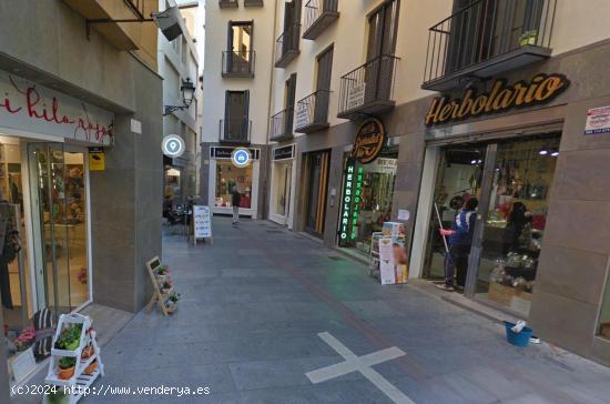 PISO DISPONIBLE JUNTO A LA CALLE MESONES!! - GRANADA