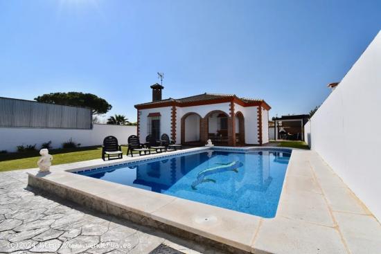  CHALET EN PAGO DE HUMO CON PISCINA - CADIZ 