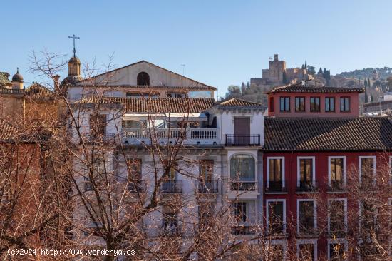 A LA VENTA EDIFICIO EN PLAZA BIB-RAMBLA - GRANADA