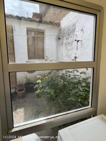 Casa con patio para entrar a vivir - CACERES