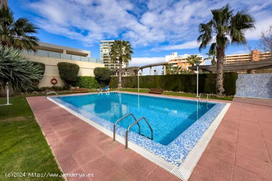 Precioso ático a tan solo 100 metros de la playa y el puerto de Calpe con vistas panorámicas. - AL