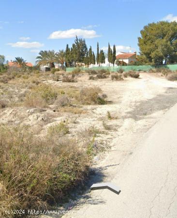 Solar Urbano Directo para un chalet o con estudio de detalle para tres viviendas - MURCIA