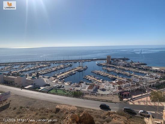 Gran Local con Impresionantes Vistas al Puerto Deportivo de Aguadulce - ALMERIA