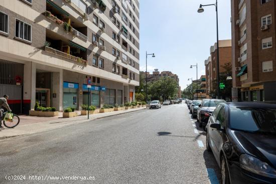 MAGNÍFICO LOCAL PARA EMPEZAR TU ACTIVIDAD EN LOS ALMINARES - GRANADA