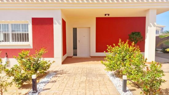 Villa con precio irrepetible! - MURCIA