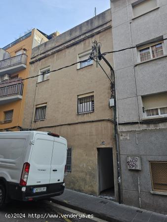  PISO SIN POSESIÓN EN FONDO-SOLO AL CONTADO- NO SE PUEDE VISITAR - BARCELONA 