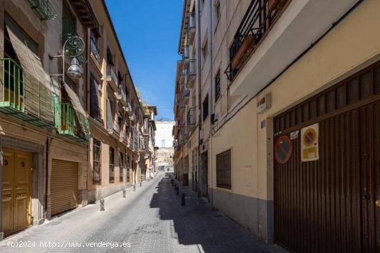 Casa-Edificio - GRANADA