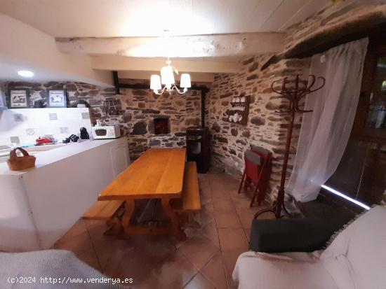 CASA DE PIEDRA TOTALMENTE REFORMADA EN VALDECAÑADA - LEON