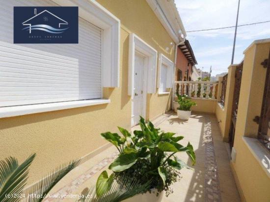 CHALET EN VENTA EN EL CAMPELLO PUEBLO - ALICANTE