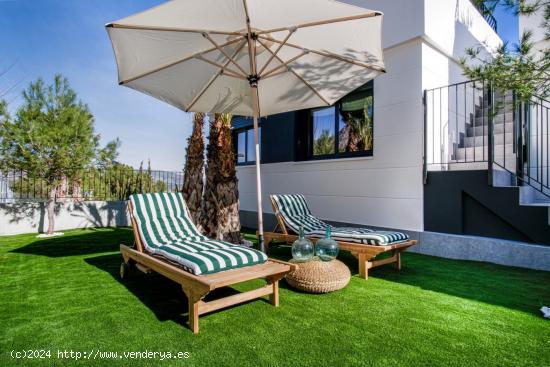 Chalets independientes a estrenar con vistas al mar en Polop (provincia de Alicante) - ALICANTE