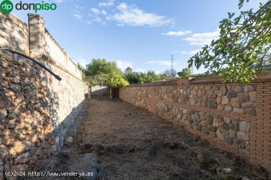 Parcela urbana de 700m en la mejor zona de durca - GRANADA