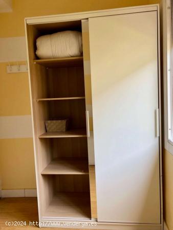 Habitaciones para alquilar en apartamento de 4 dormitorios en Barcelona - BARCELONA