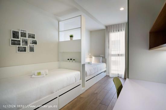 Alquiler de habitaciones en residencia en Sants - Badal - BARCELONA