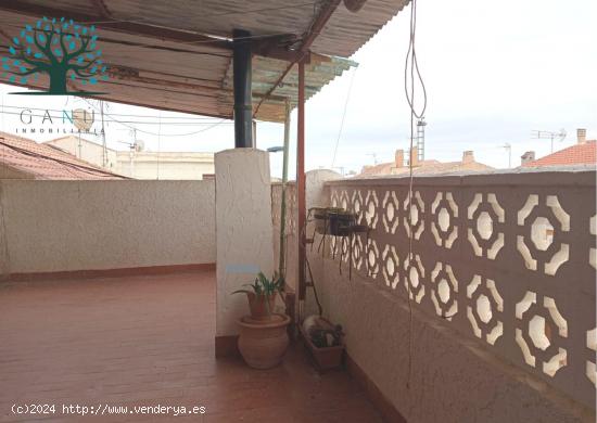 PISO CON SOLARIUM EN PLAYASOL - MURCIA