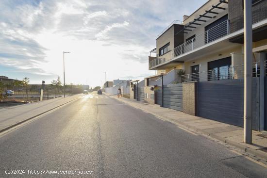 Solar de 165,82 m2 situado en el Vial de Churriana de la Vega. - GRANADA