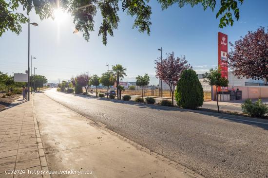 Terreno industrial Parque Comercial Albán - GRANADA