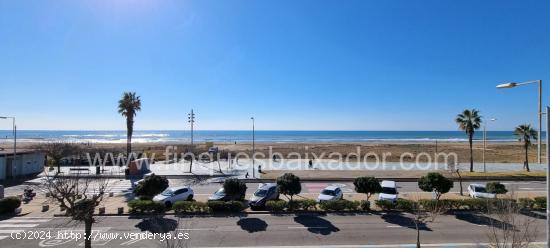 ¡FINQUES BAIXADOR PRESENTA  ESTE ESTUDIO CON TERRAZA Y VISTAS AL MAR! - BARCELONA