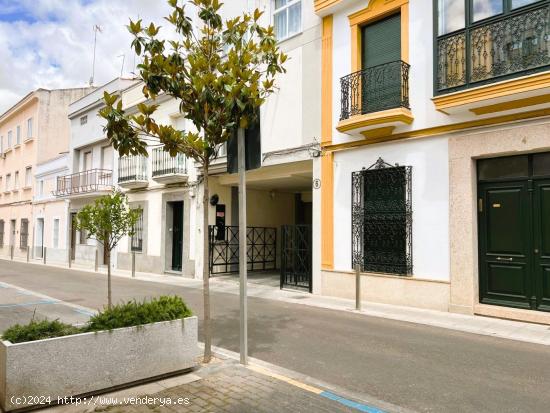 PLAZA DE GARAJE EN LA AVDA.DE LA CONSTITUCIÓN - BADAJOZ