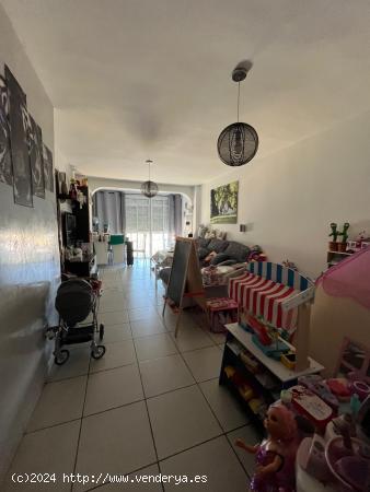 PISO EN VENTA EN URB. MARIANA PINEDA - CADIZ