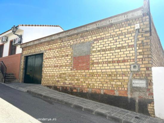 CHALET CON PISCINA EN LA LOCALIDAD DE GERENA, PARA TERMINAR. - SEVILLA