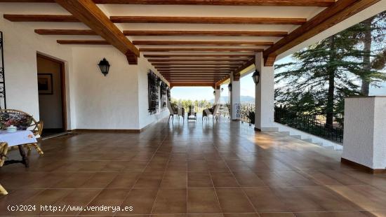 Exclusivo chalet en la localidad de Ontinyent. - VALENCIA