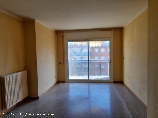 PISO EN VENTA EN AVDA. DE LA CONSTITUCIÓN  CASTELLDEFELS CENTRO - BARCELONA