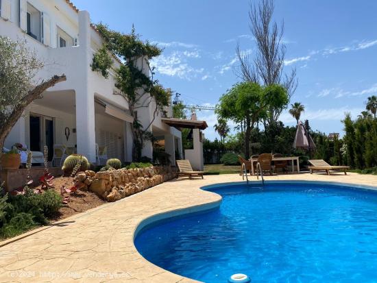 CHALET DE ALQUILER TEMPORAL (A PARTIR DE SEPEPTIEMBRE) EN BADIA BLAVA CON PISCINA PRIVADA - BALEARES