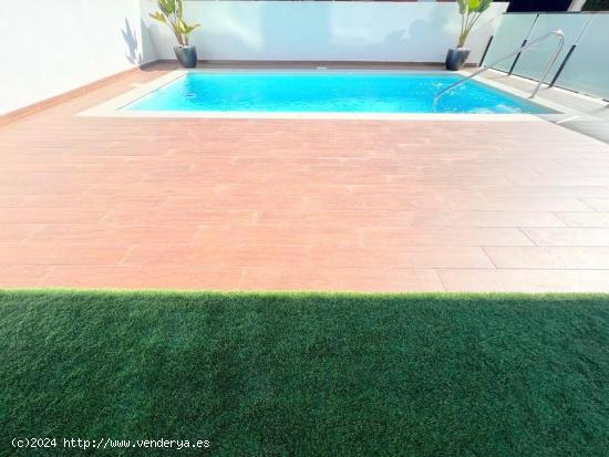 Moderna vivienda unifamiliar con piscina privada - VALENCIA