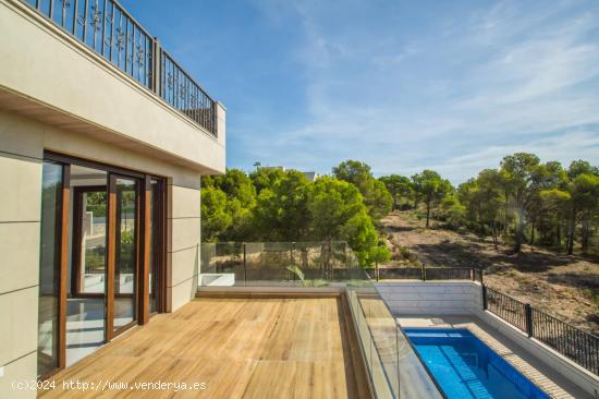 Exclusiva villa de lujo en venta en Finestrat con vistas panorámicas al mar y montaña - ALICANTE