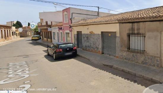 ¡Oportunidad única en El Algar, Murcia! Local comercial en planta baja listo para tu próximo proy