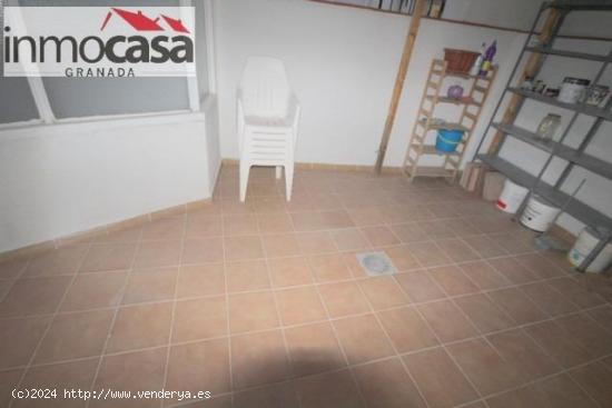  600 euros pleno centro de armilla, con  dos  PATIOS. - GRANADA 